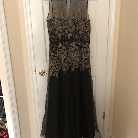 Tahari Gold Floral Black Gown - Picture 8 of 8